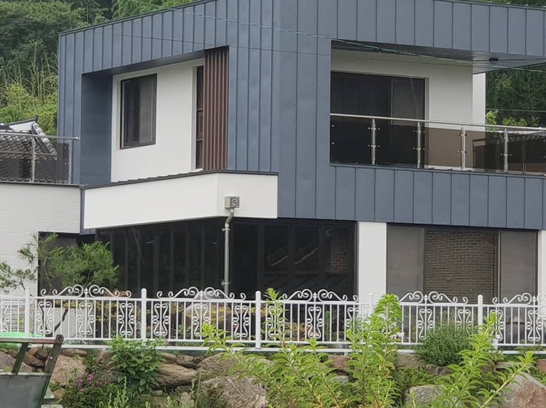 백색 사파이어 아트휀스 입니다.